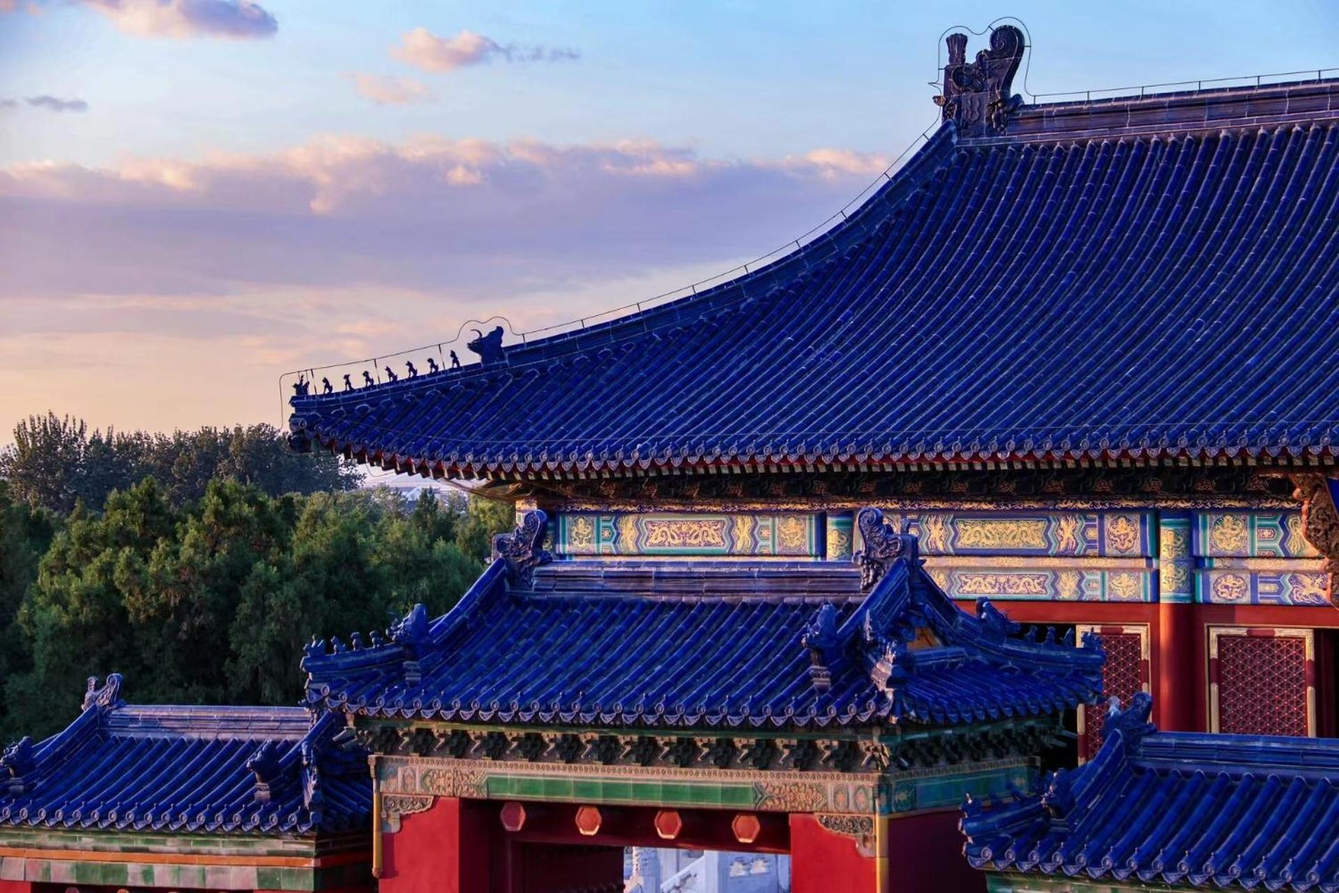 East Sacred Hotel ᴸᴱo---Foreign Accept---Tourism Service English-Speaking 丨 Near Tiananmen Forbidden City丨very Close To Metro Zhangzizhong And Beixinqiao 丨european Foot Ball English丨free Advance Tickets And Laundry Drying Service Coffee Snacks Beijing Bagian luar foto
