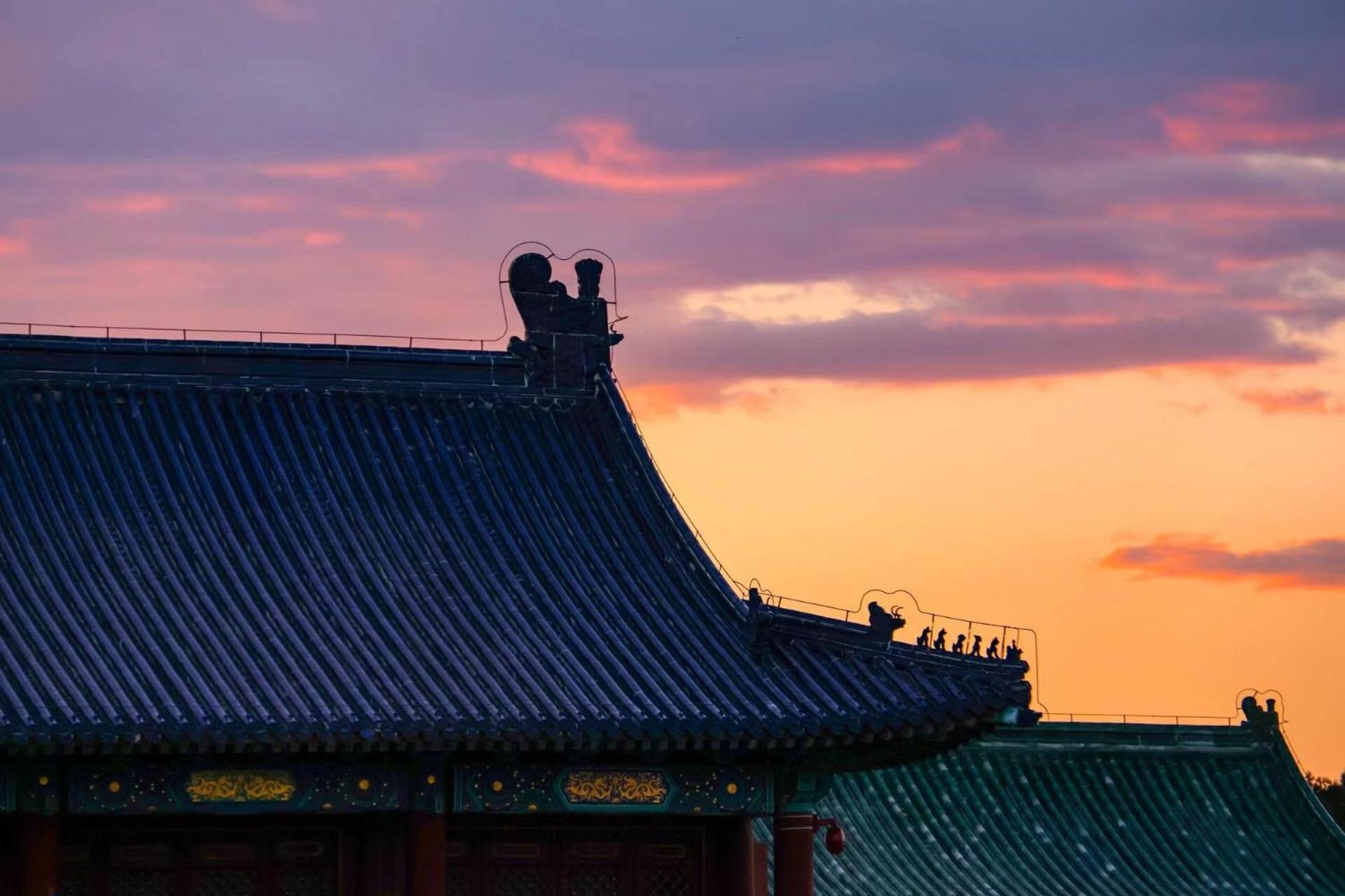 East Sacred Hotel ᴸᴱo---Foreign Accept---Tourism Service English-Speaking 丨 Near Tiananmen Forbidden City丨very Close To Metro Zhangzizhong And Beixinqiao 丨european Foot Ball English丨free Advance Tickets And Laundry Drying Service Coffee Snacks Beijing Bagian luar foto