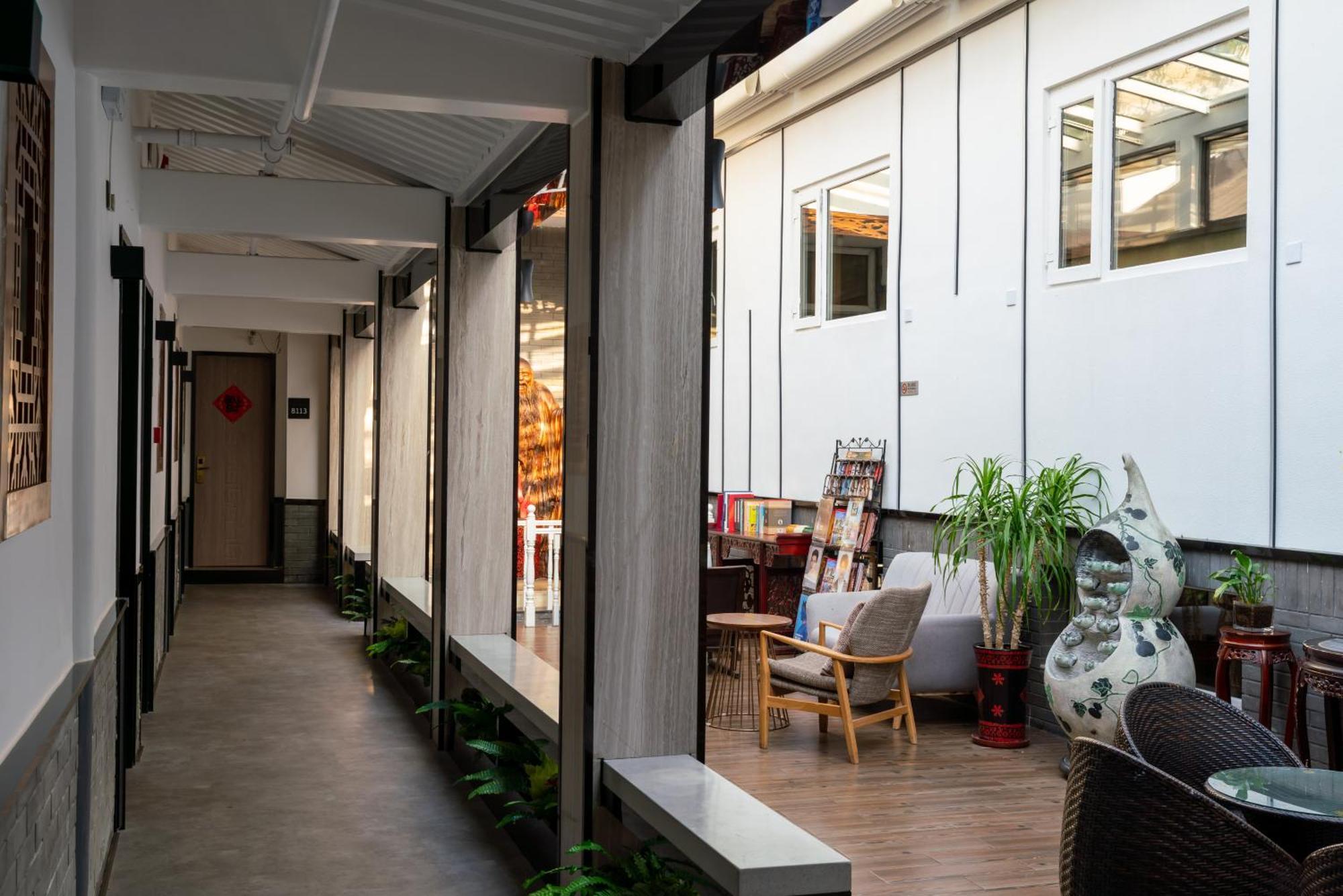 East Sacred Hotel ᴸᴱo---Foreign Accept---Tourism Service English-Speaking 丨 Near Tiananmen Forbidden City丨very Close To Metro Zhangzizhong And Beixinqiao 丨european Foot Ball English丨free Advance Tickets And Laundry Drying Service Coffee Snacks Beijing Bagian luar foto