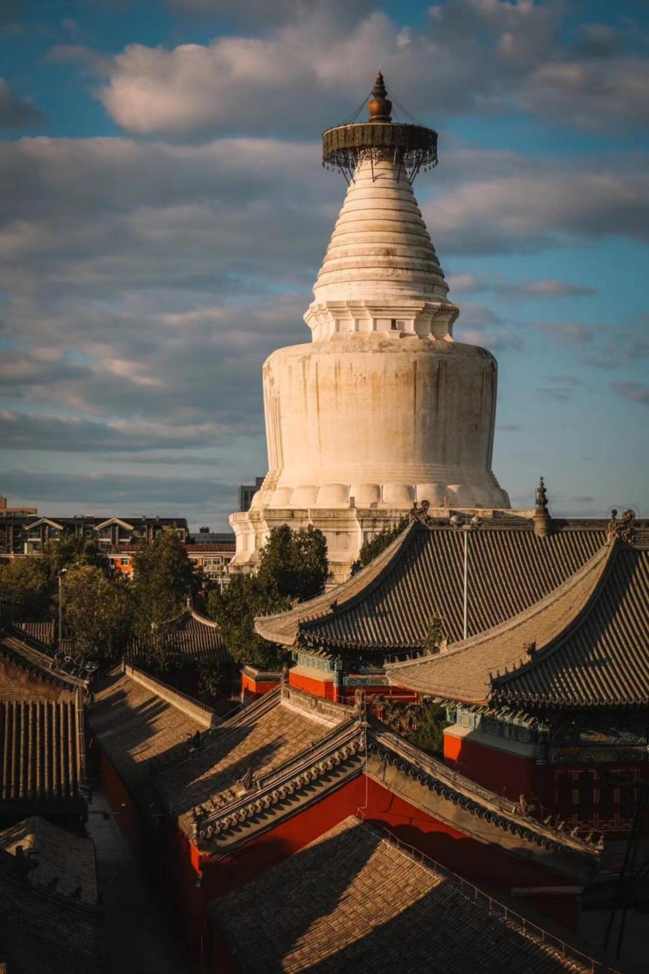 East Sacred Hotel ᴸᴱo---Foreign Accept---Tourism Service English-Speaking 丨 Near Tiananmen Forbidden City丨very Close To Metro Zhangzizhong And Beixinqiao 丨european Foot Ball English丨free Advance Tickets And Laundry Drying Service Coffee Snacks Beijing Bagian luar foto