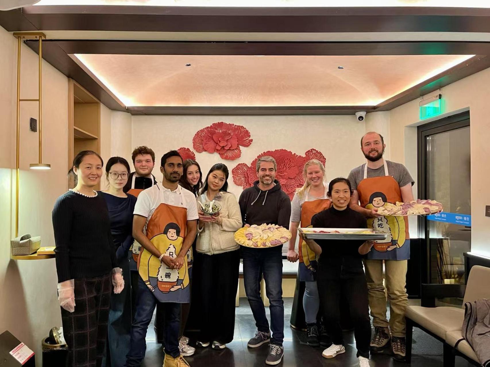 East Sacred Hotel ᴸᴱo---Foreign Accept---Tourism Service English-Speaking 丨 Near Tiananmen Forbidden City丨very Close To Metro Zhangzizhong And Beixinqiao 丨european Foot Ball English丨free Advance Tickets And Laundry Drying Service Coffee Snacks Beijing Bagian luar foto