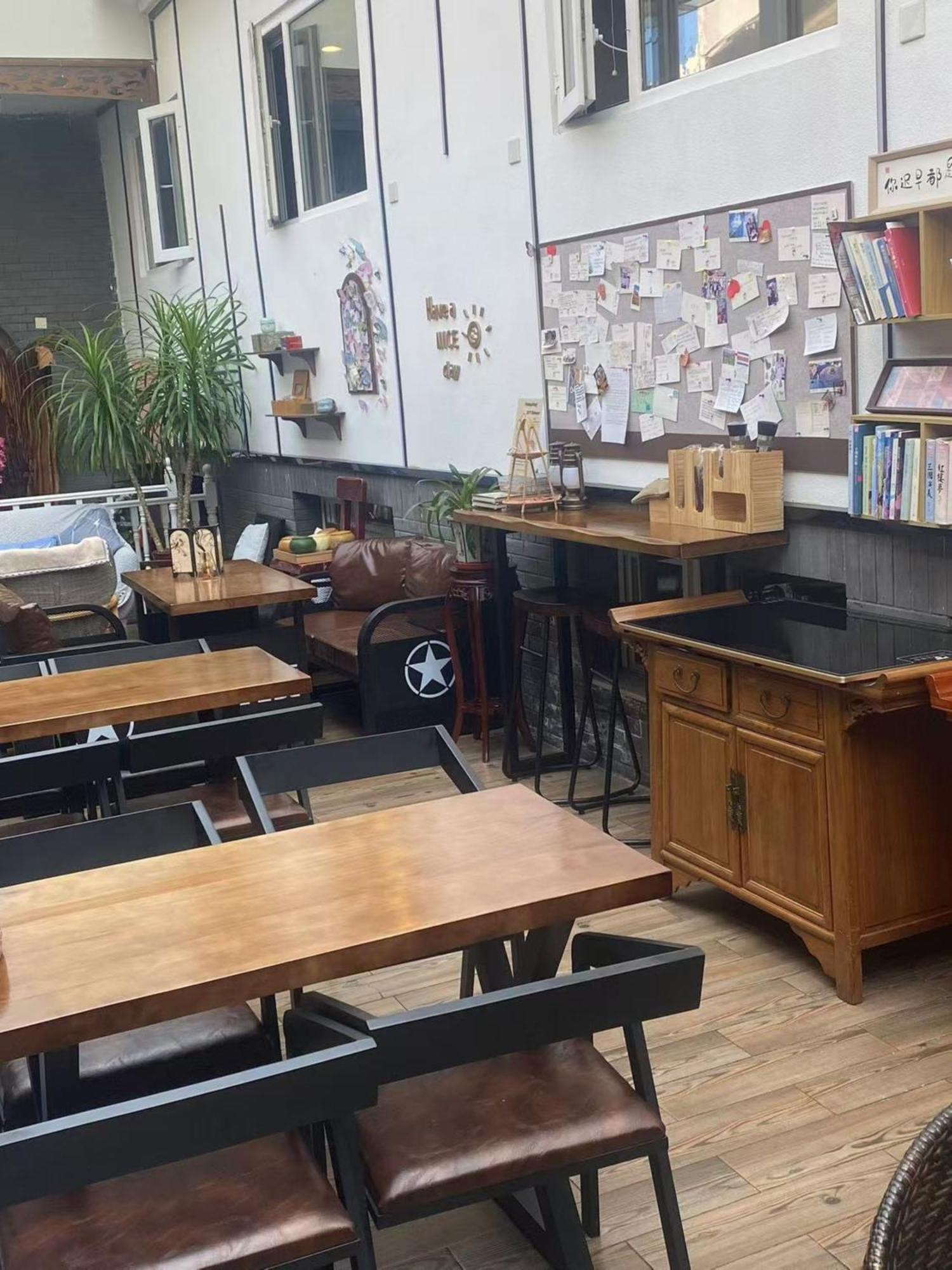 East Sacred Hotel ᴸᴱo---Foreign Accept---Tourism Service English-Speaking 丨 Near Tiananmen Forbidden City丨very Close To Metro Zhangzizhong And Beixinqiao 丨european Foot Ball English丨free Advance Tickets And Laundry Drying Service Coffee Snacks Beijing Bagian luar foto