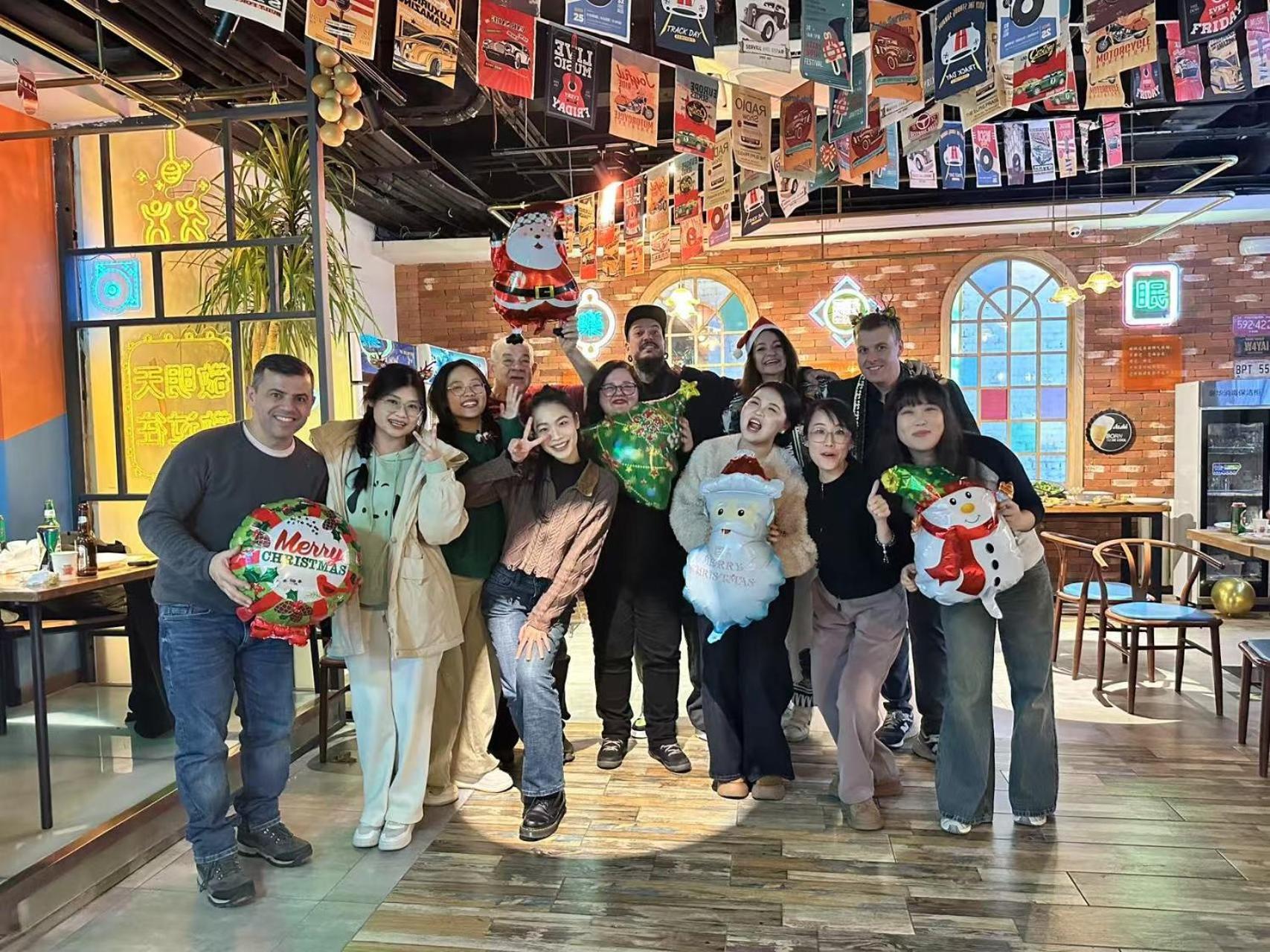 East Sacred Hotel ᴸᴱo---Foreign Accept---Tourism Service English-Speaking 丨 Near Tiananmen Forbidden City丨very Close To Metro Zhangzizhong And Beixinqiao 丨european Foot Ball English丨free Advance Tickets And Laundry Drying Service Coffee Snacks Beijing Bagian luar foto